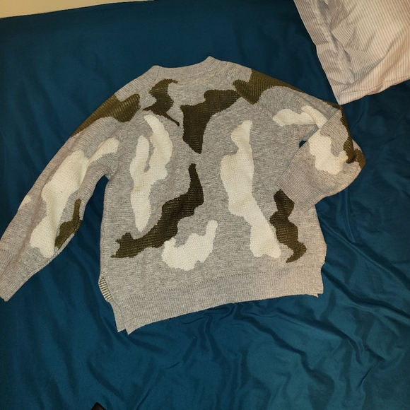 Farrow oversized camo sweater - Picture 2 of 7